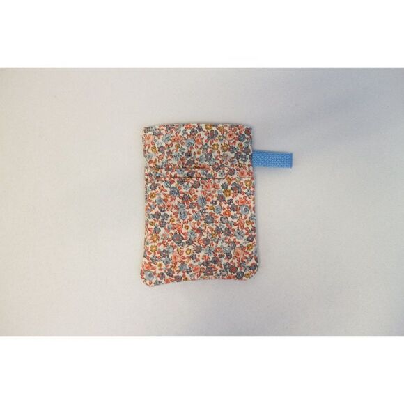 Flowers Scrub POCKET Insert, Organizer & Protector for Nurses, Doctors - Picture 4 of 4